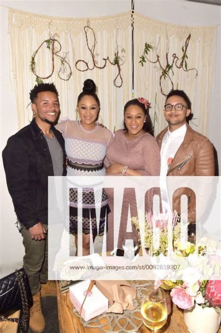 Tavior Mowry - Age, Bio, Birthday, Family, Net Worth